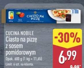 Ciasto na pizzę z sosem pomidorowym