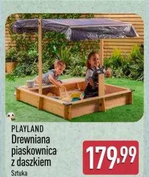 Drewniana piaskownica z daszkiem