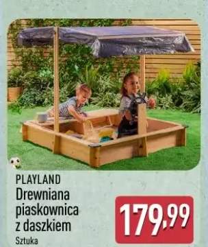 Drewniana piaskownica z daszkiem